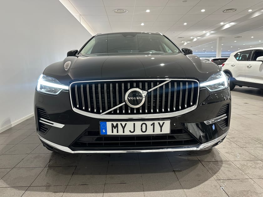 Bild 2 av Volvo XC60 Recharge T6 Core Edition / Sensorer / Backkamera / Panoramatak /