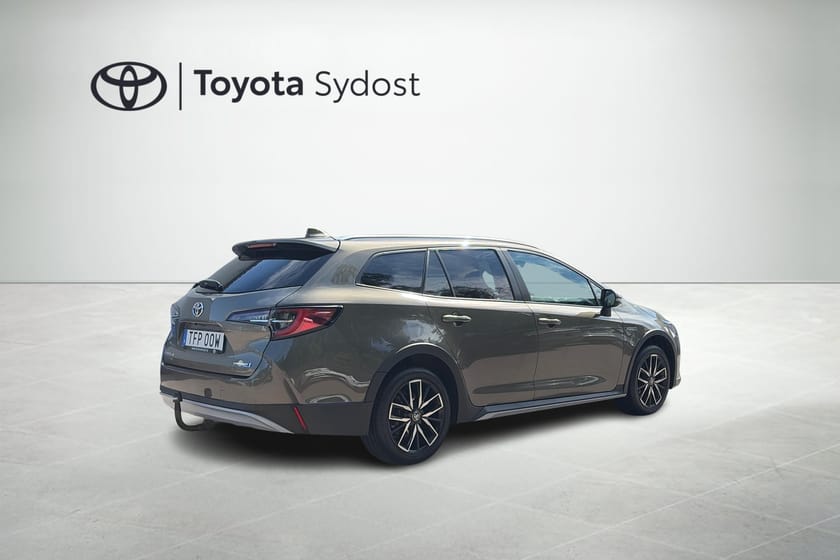 Bild 3 av Toyota Corolla TREK Hybrid backkamera, rattvärme, p-sensorer fram och bak, dragkrok mm