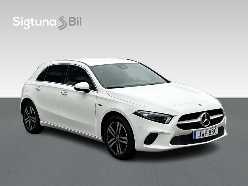 Bild 1 av Mercedes-Benz A 250 e WIDESCREEN / DRAG / BACKAMERA