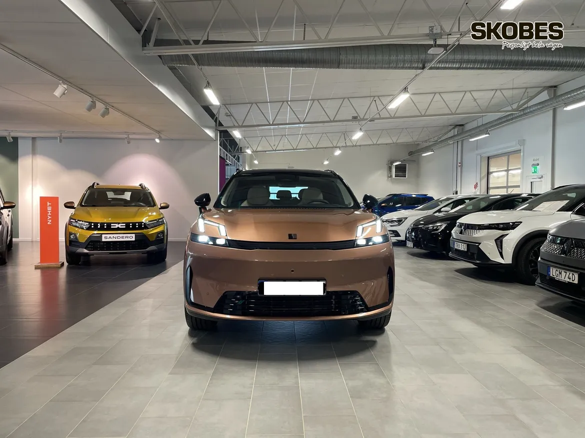 Lynk & Co 08 PHEV