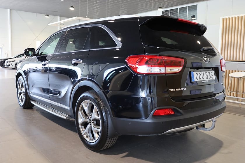 Bild 3 av Kia Sorento 2.2 CRDi AWD AUT Drag M-Värme Pano 360 Navi Läder 7-sit