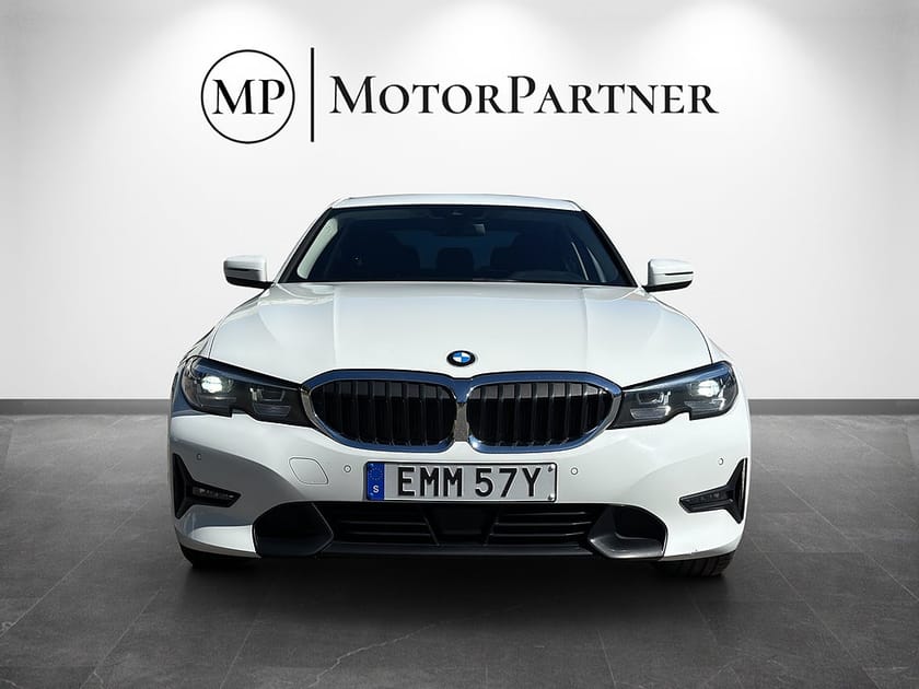 Bild 2 av BMW 330e Sedan Plug-in hybrid Sport Line Navi Cockpit Euro 6