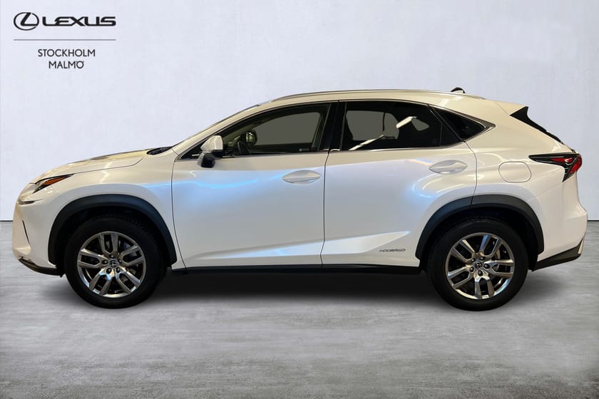 Bild 2 av Lexus NX 300h AWD Executive Premium 197hk Navi Keyless B-kamera