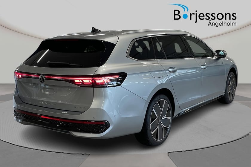Bild 3 av Volkswagen Passat Variant eHybrid R-line edition 272 hk