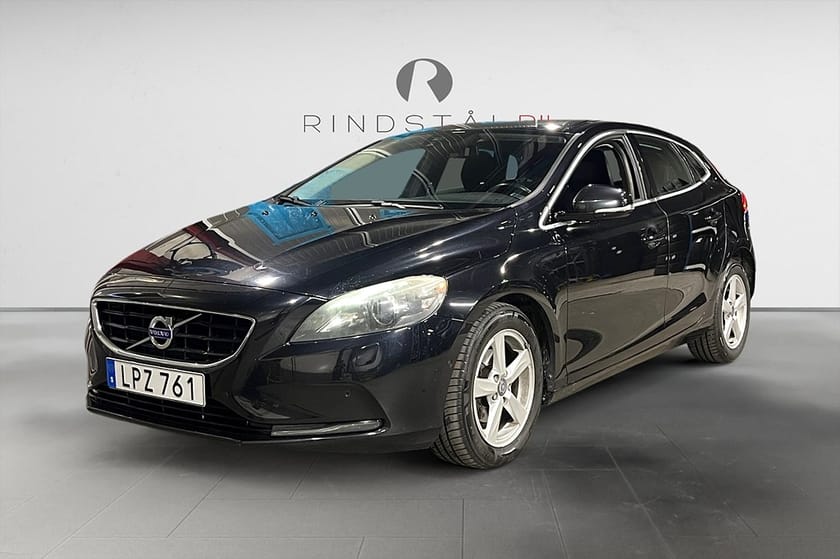 Bild 1 av Volvo V40 D2 115 HK MOMENTUM D-VÄRM BACKKAMERA BT PDC KAMREM BYTT