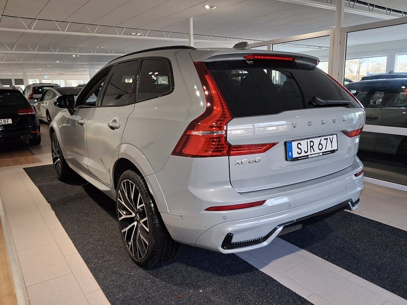 Bild 4 av Volvo XC60 T6 Recharge Plus Dark Edition plug in AWD 350HK 4x4 Pa