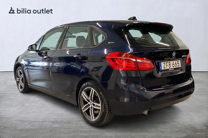 Bild 3 av BMW 225xe Active Tourer Sport line B-kamera HUD Döda Vinkel Navi