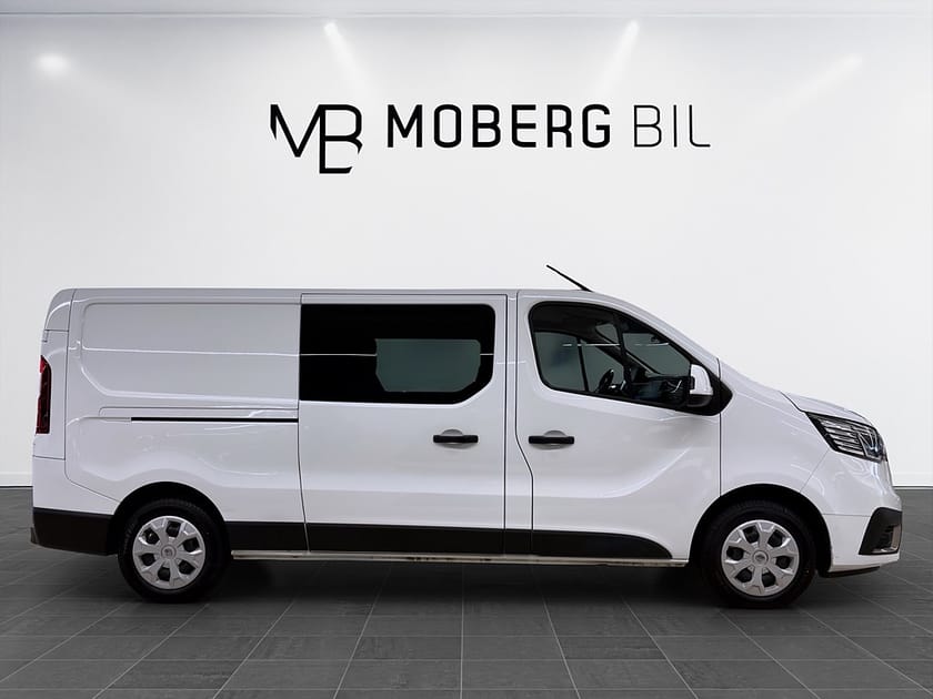 Bild 3 av Renault Trafic Skåpbil CrewVan L2 3.0t 2.0 dCi 150hk V-Inrett B-Kamera