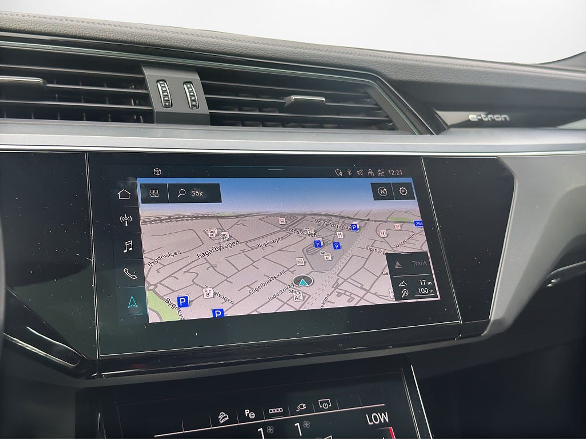 Audi Q8 55 e-tron quattro, bild 15 av 27
