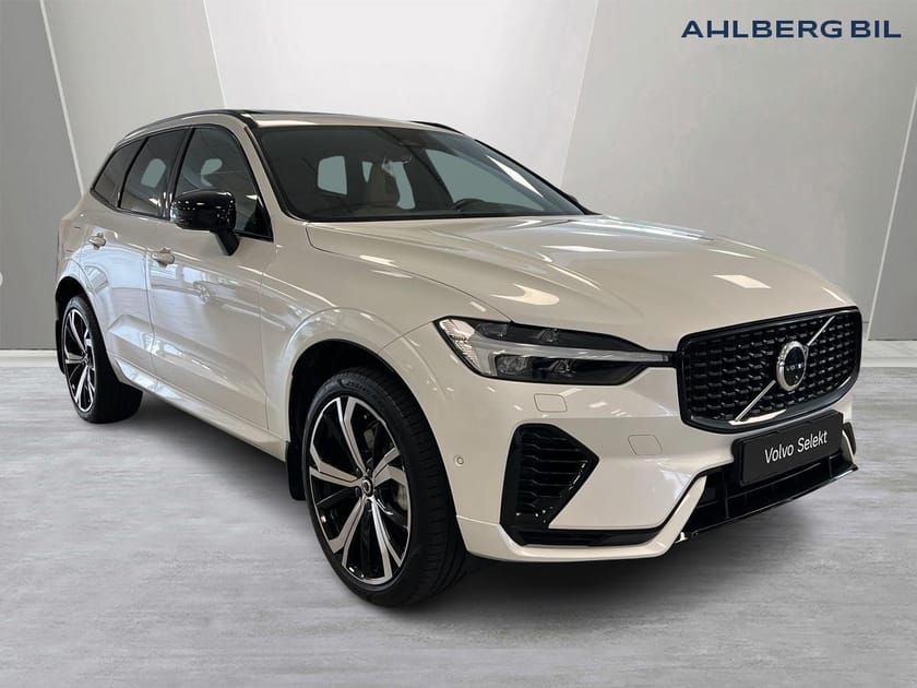 Bild 1 av Volvo XC60 T6 Plus Dark Nordic Edition Dragkrok Halvautomatisk, Headup, HK, 360 Kamera, 21TUM, Läder Vent