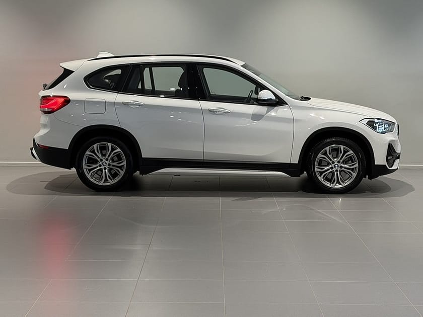 Bild 3 av BMW X1 xDrive25e SportLine Head-Up Drag LM Sportstolar