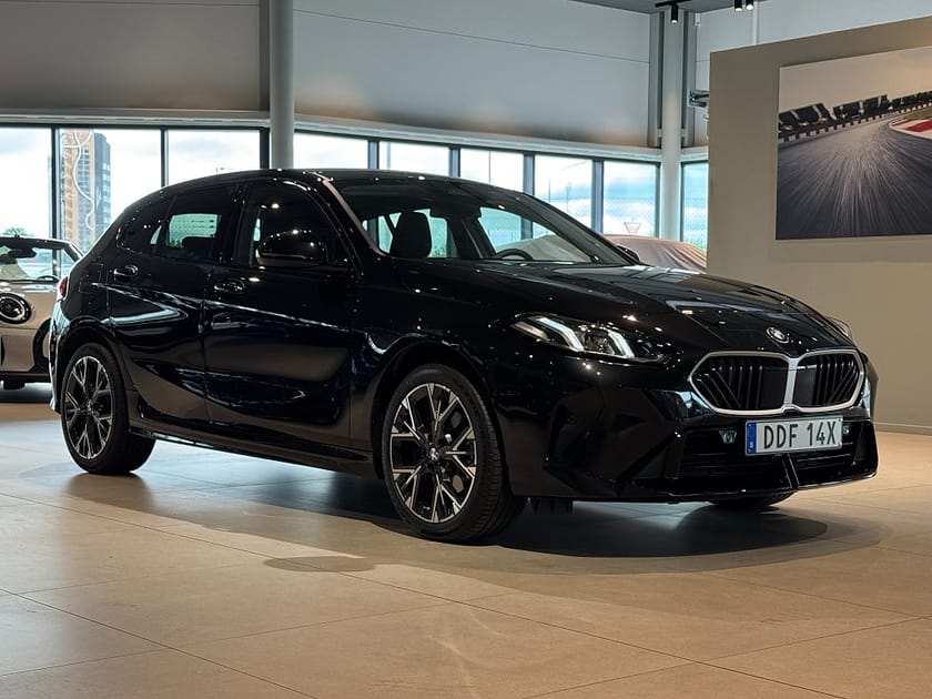 Bild 3 av BMW 120 M Sport Rattvärme Tonade rutor Driving Assistant