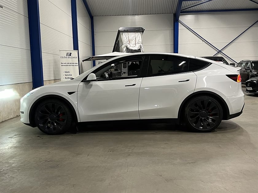 Bild 5 av Tesla Model Y Performance 534 HK AWD / Panorama / Navi /