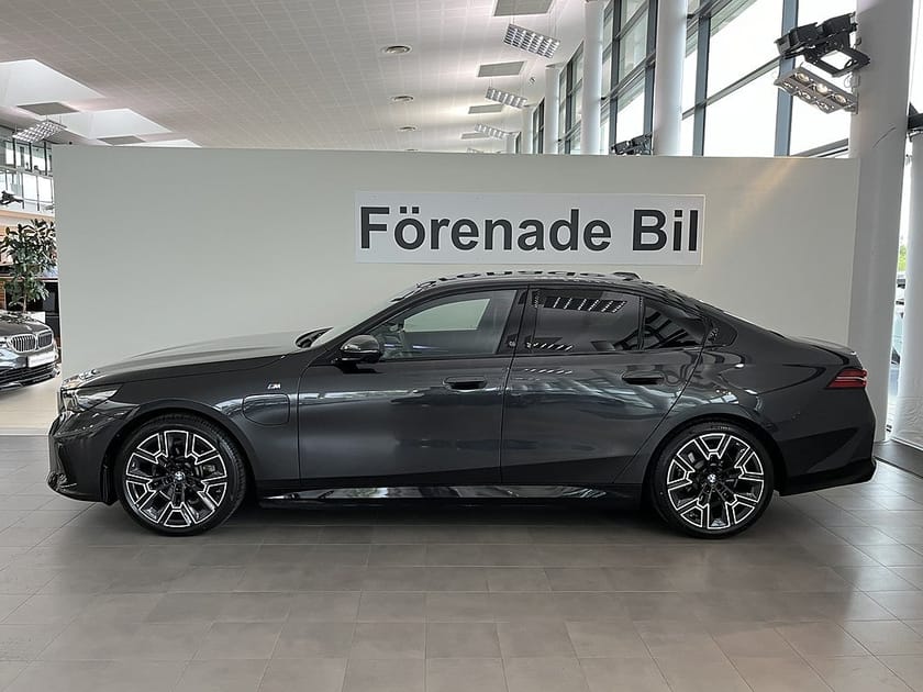 Bild 3 av BMW 530e xDrive Sedan 4,95 ränta M Sport B&W Rattvärme Dragkrok