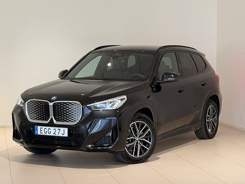 Bild 1 av BMW iX1 xDrive30 xDrive 30, M-Sport, Drag, Värmare, Adpt fart, Rattvärme