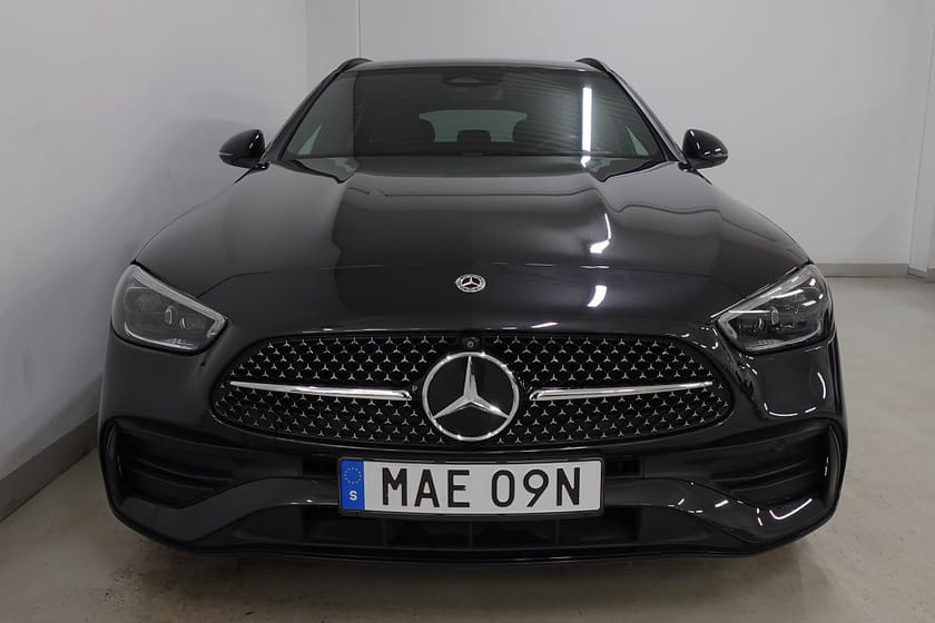 Bild 2 av Mercedes-Benz C 300 T e 9G AMG 360° Drag P-Värme Burmester Ambient MOMS