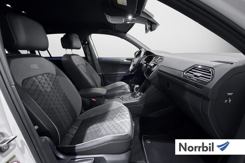 Bild 5 av Volkswagen Tiguan eHybrid R-LINE 245 HK  Moms Drag blackstyle Bkamer