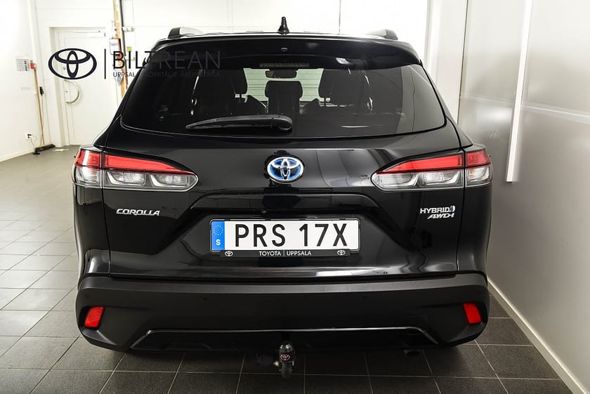 Bild 4 av Toyota Corolla Cross Hybrid AWD-i 2.0 Elhybrid AWD Executive Drag Backkamera Carplay