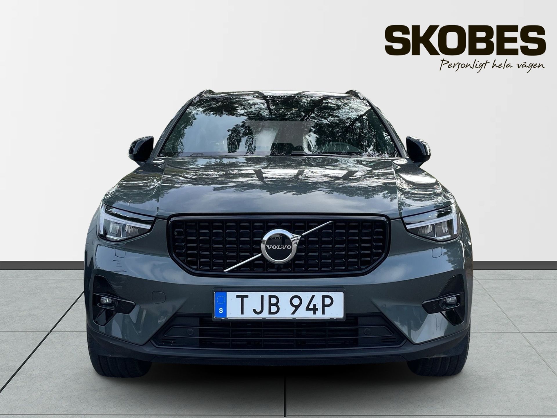 Volvo XC40 B4 FWD Bensin Plus Dark 2026, kuva 2/3