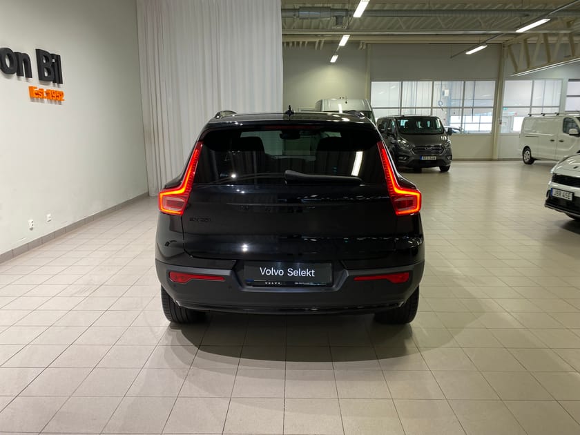 Bild 5 av Volvo EX40 Twin Motor Performance M Plus Black Edt