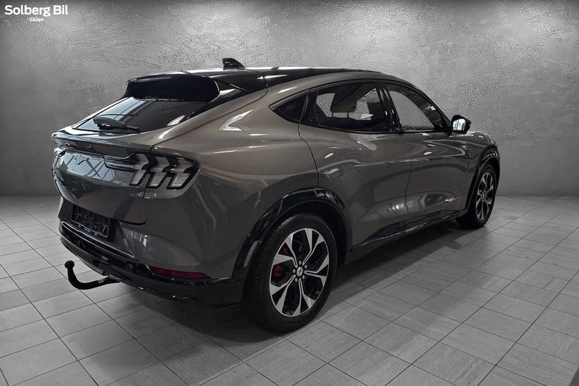 Bilde 4 av Ford Mustang Mach-E Long Range AWD AWD/ Soltak/ 360° Kamera/ ACC/ Hengerfeste