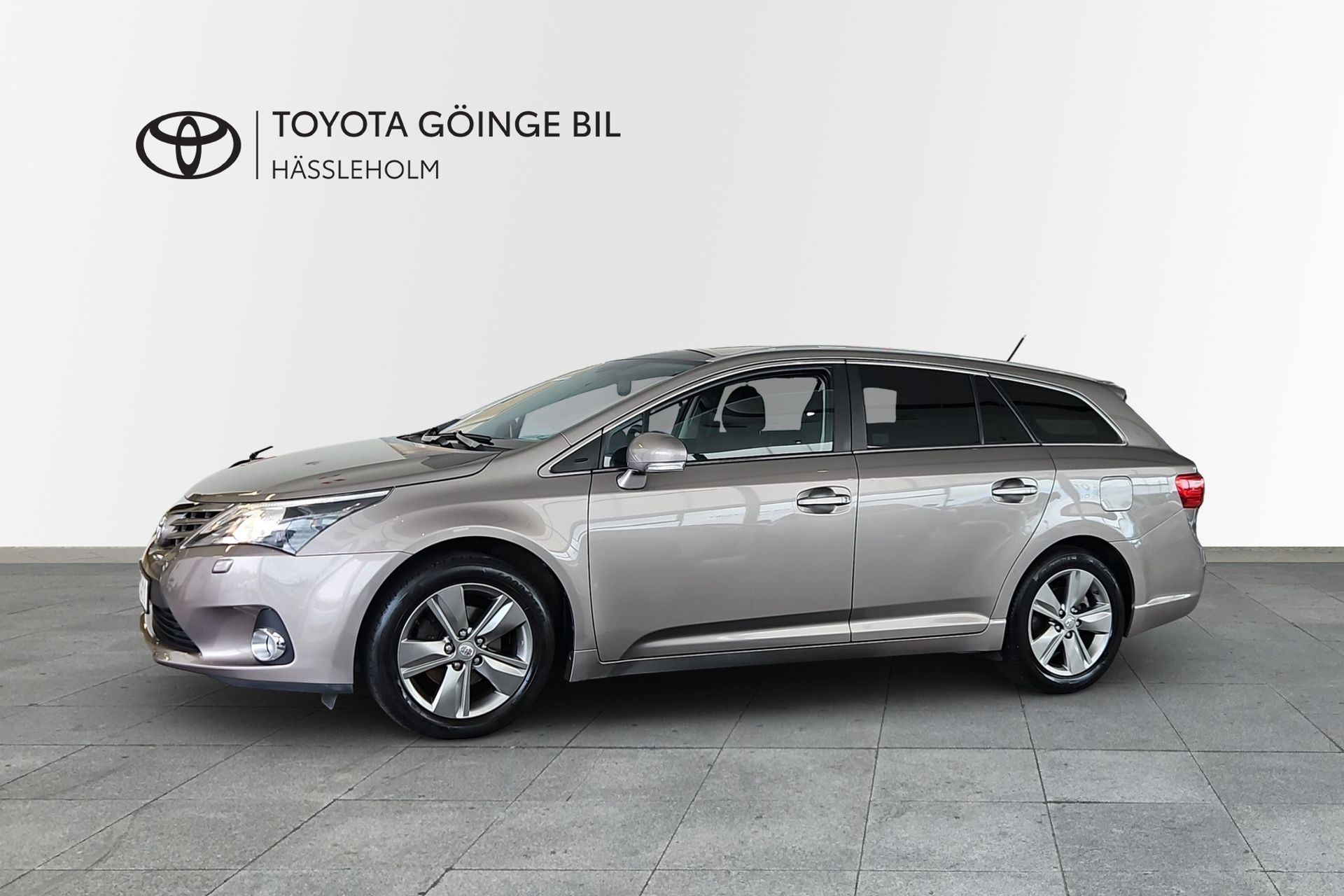 Toyota Avensis 1.8 KOMBI ED 2014, kuva 3/10