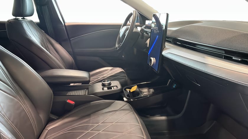 Bild 3 av Ford Mustang Mach-E Standard Range RWD SR 440KM / Teknik Pkt. / B&O / 360