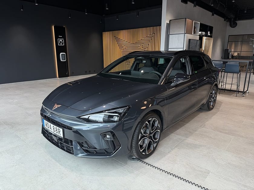 Bild 1 av CUPRA Leon Sportstourer e-Hybrid CUPRA 1.5 204 DSG (PLUG