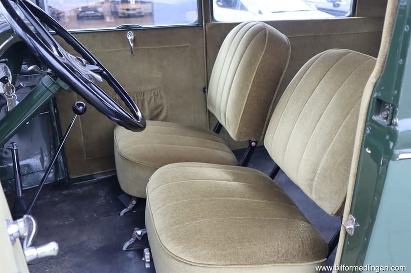 Bild 4 av Ford Model A Fordor 3-fönsters Sedan 3.3 Tudor Handgas Koffert