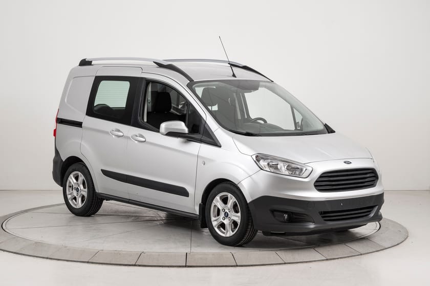 Bilde 2 av Ford Transit Courier 1.5 TDCi Auksjon! Les Tekst