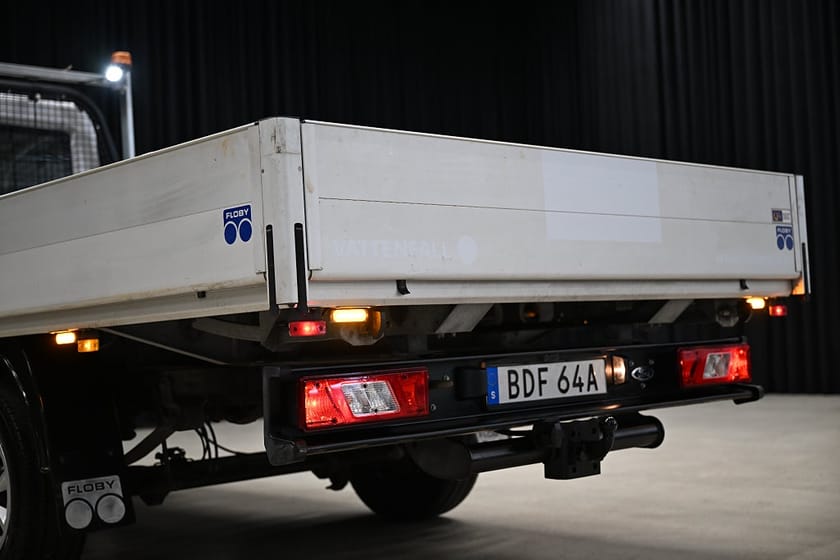 Bild 4 av Ford Transit 350 Chassi Cab 130HK Långflak|Drag|Värmare|Backkamera|Lågmil|Moms