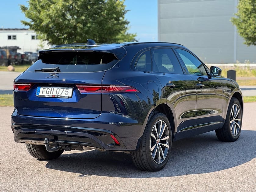 Bild 5 av Jaguar F-Pace P250 R-Dynamic Pano Meridian Skinn Navi Drag B-Kamera