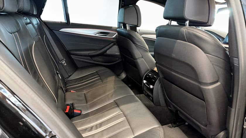 Bild 5 av BMW 530d xDrive Touring M-Sport Komfortstol Värmare Drag H/K