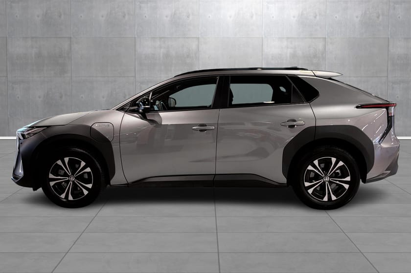 Bilde 2 av Toyota bZ4X AWD Active Tech KUN 12000 Km