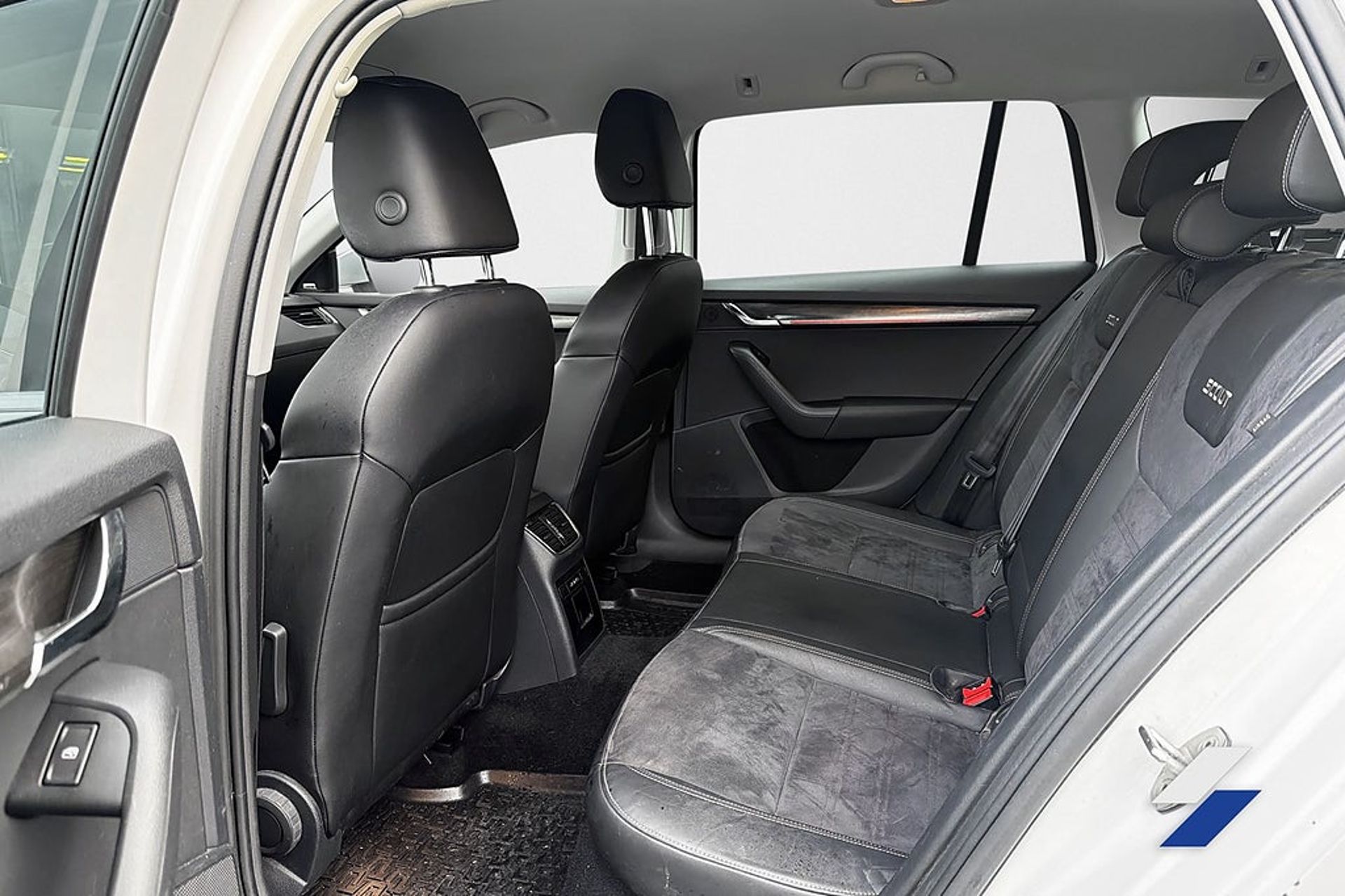 Skoda Octavia 2019, bild 6/10
