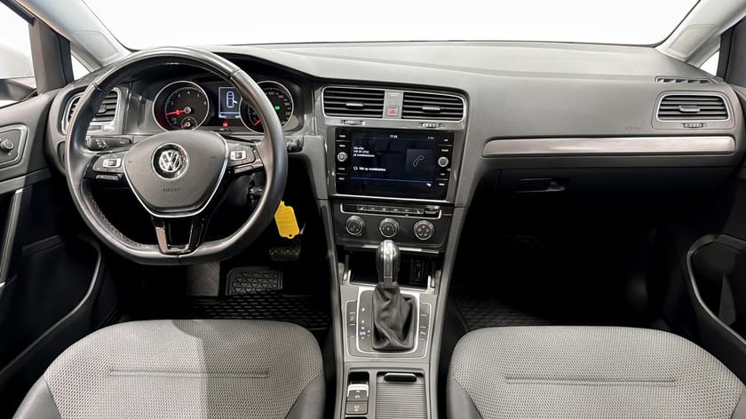 Bild 4 av Volkswagen Golf 1.0 TSi 110hk DSG / SENSORER / CARPLAY /