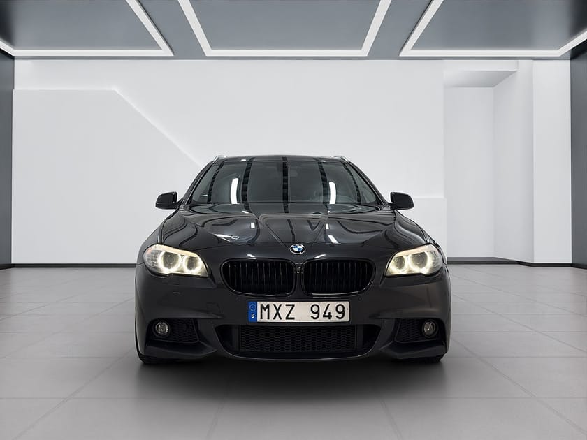 Bild 2 av BMW 520d Touring Steptronic/M Front/Ny servad