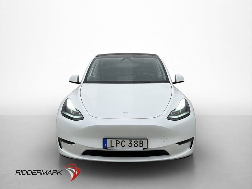 Bild 3 av Tesla Model Y Long Range AWD Svensksåld Panorama MOMS Drag
