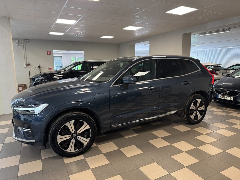 Bild 2 av Volvo XC60 Recharge T6 AWD Helskinn CarPlay Navi Drag Panorama Nav