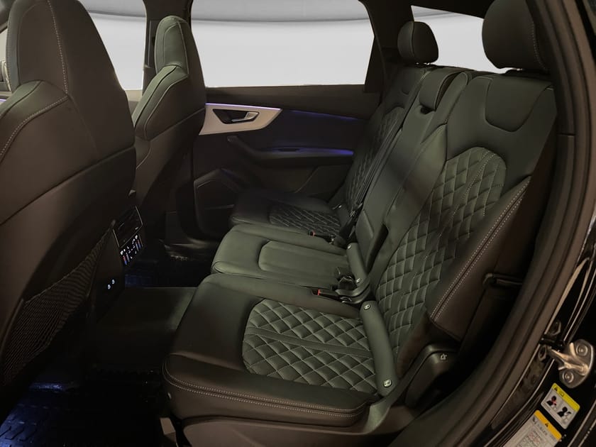 Bild 5 av Audi Q7 50 TDI quattro 7-Seater / 21 TUM / S-line / Svart optik /