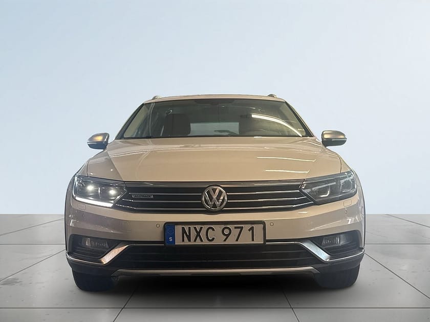 Bild 2 av Volkswagen Passat Alltrack 2.0 TDI 4Motion Aut Drag/Kamera/SoV