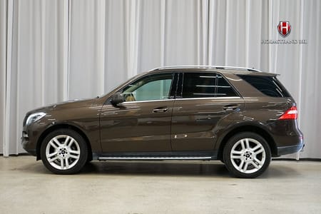Mercedes-Benz ML 350 BlueTEC 4MATIC Plus D-värme Drag GPS Läder El-stol