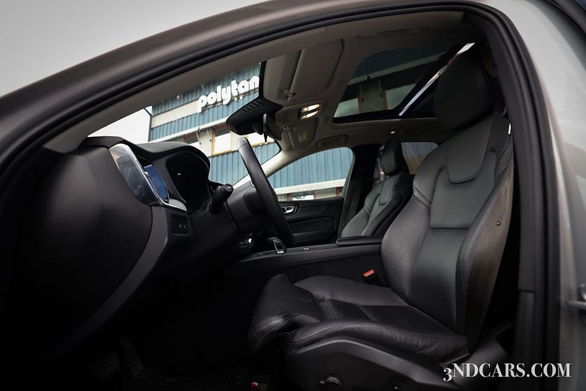 Bild 5 av Volvo XC60 Recharge T6 AWD Plus Dark Panorama H/K ljud MOMS Hybrid