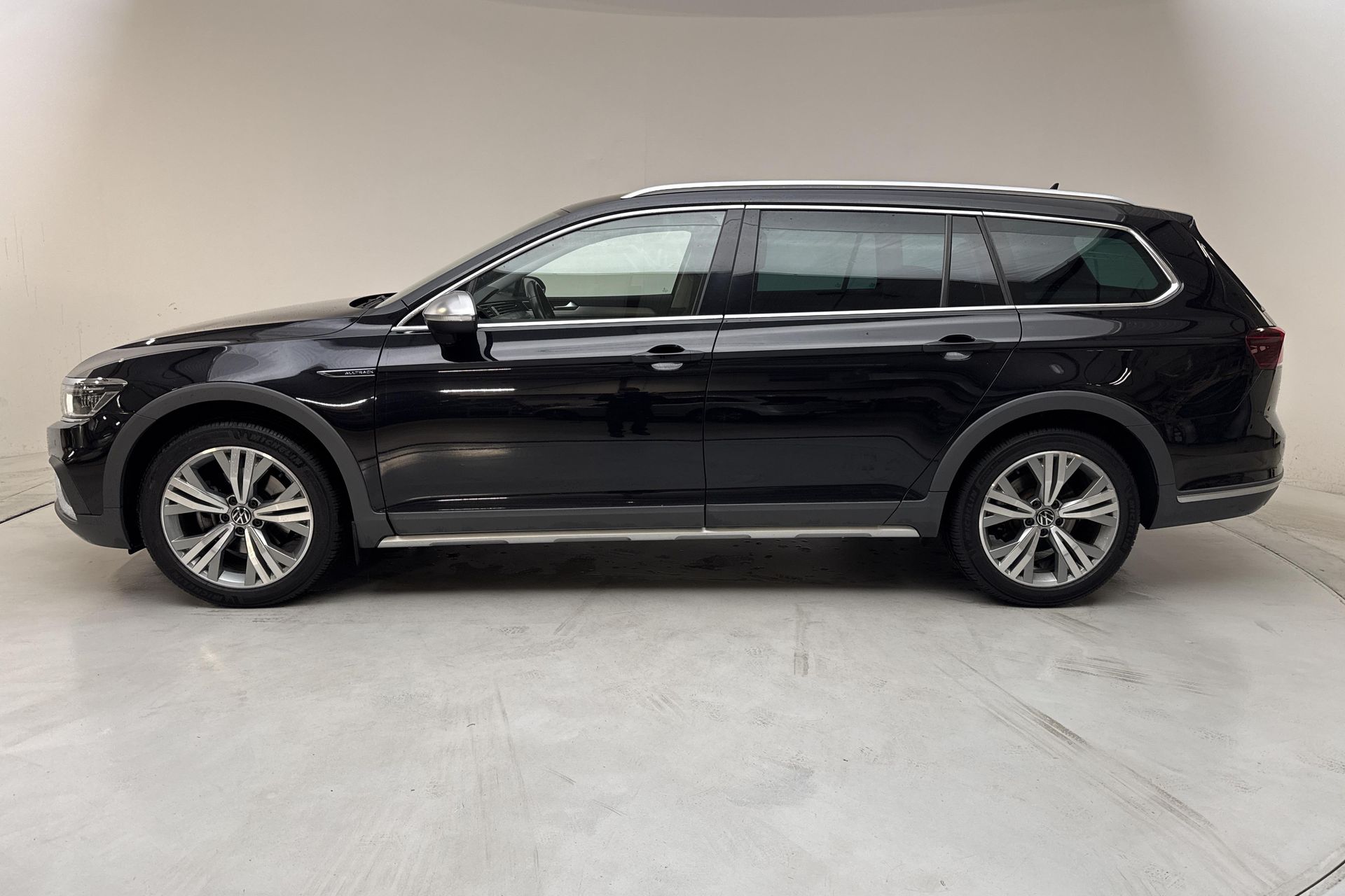 Volkswagen Passat 2021, bild 2/10