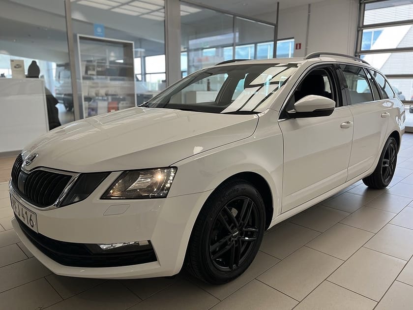 Bild 3 av Škoda Octavia Kombi Skoda Combi AMBITION 1.6 115HK Park.S Bak I Apple-Carplay