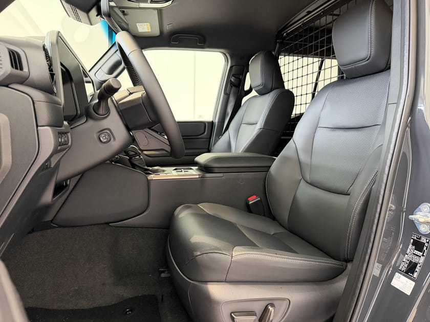 Bilde 5 av Toyota Land Cruiser FINAL EDITION 118 av 200 / LAV KM / HENGERFESTE