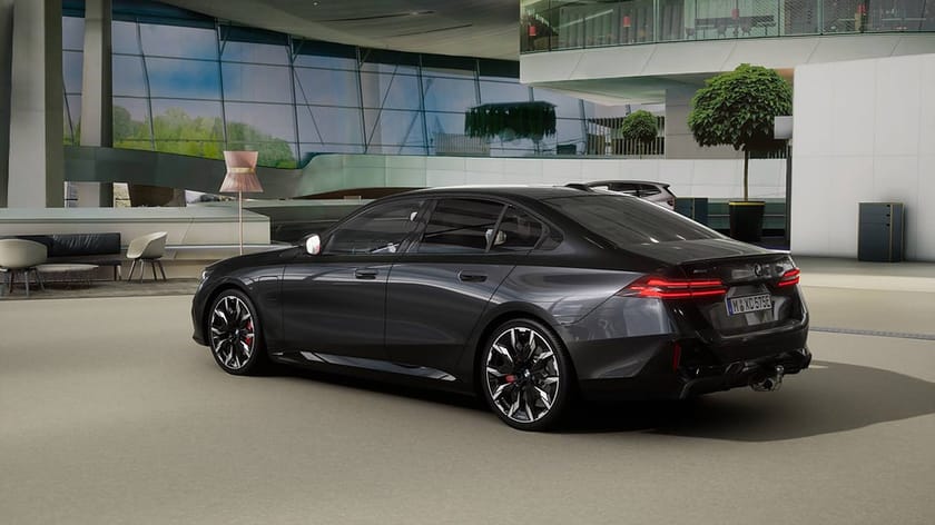 Bild 2 av BMW 550e xDrive Sedan M Sport Pro Pano B&W D/A Pro Drag
