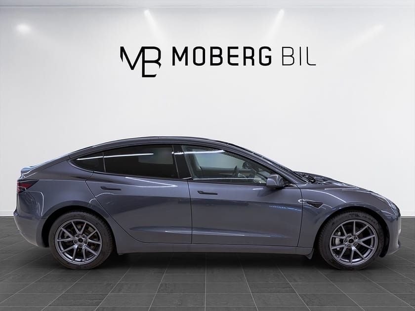 Bild 3 av Tesla Model 3 Long Range AWD 440hk Helg på Moberg! Pano Läder B-Kamera