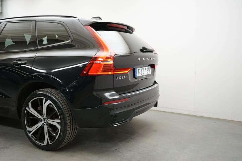 Bild 3 av Volvo XC60 Recharge T6 II R-Design, Taklucka, Förarstol elmanövrerad, Dragkrok