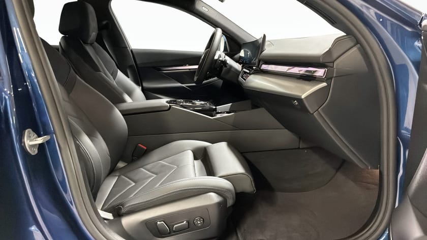 Bild 3 av BMW 530e xDrive Touring M Sport H&K DAP Comfort Access Drag